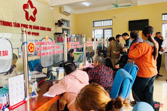 Trung tâm hành chính công các xã “tăng tốc” giải quyết thủ tục cho người dân 