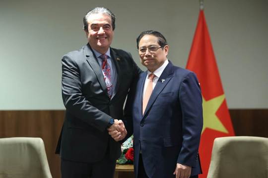 Thủ tướng làm việc với các tập đoàn, liên đoàn doanh nghiệp Brazil 