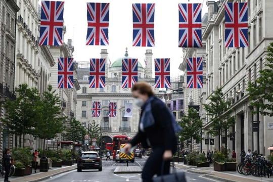  Người Anh ngày càng nghèo đi? 