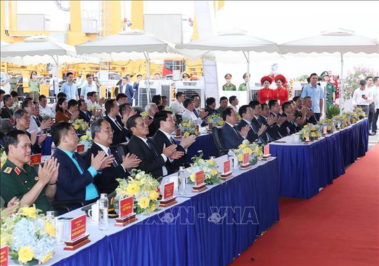 Chủ tịch nước Lương Cường dự khánh thành Bến cảng container quốc tế số 3 và 4 tại Hải Phòng- Ảnh 3.