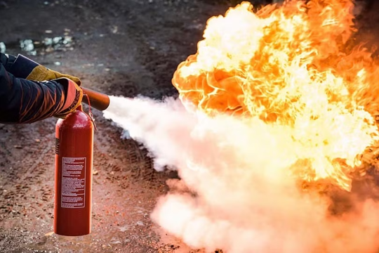 Kiểm soát nguy cơ tĩnh điện khi sử dụng bình chữa cháy bằng khí CO₂