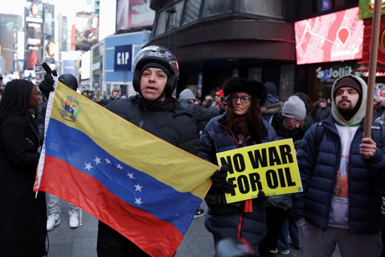 Người Mỹ xuống đường biểu tình phản đối can thiệp quân sự vào Venezuela 