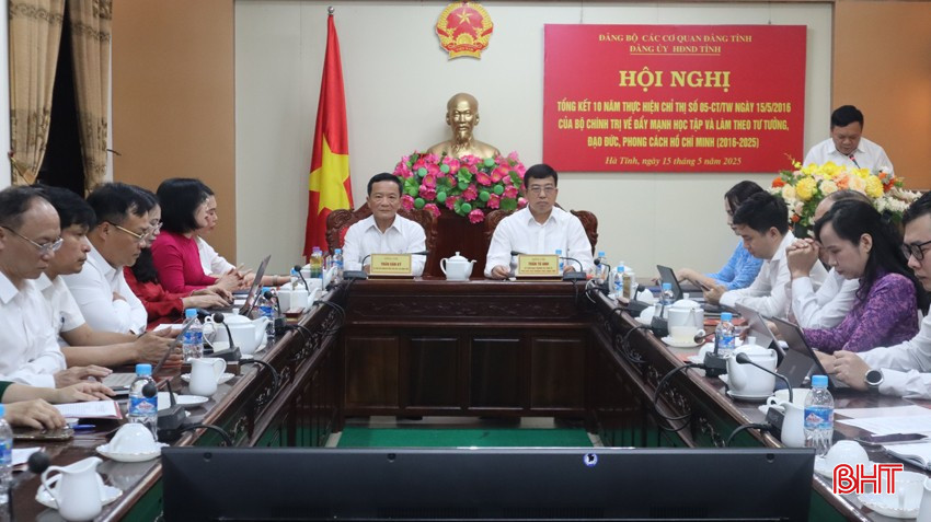 Đảng ủy HĐND tỉnh vinh danh các điển hình học và làm theo gương Bác
