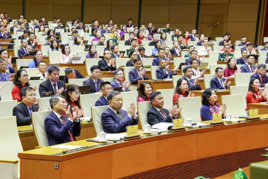 Triệu tập kỳ họp thứ hai, Quốc hội khai mạc sớm hơn thông lệ