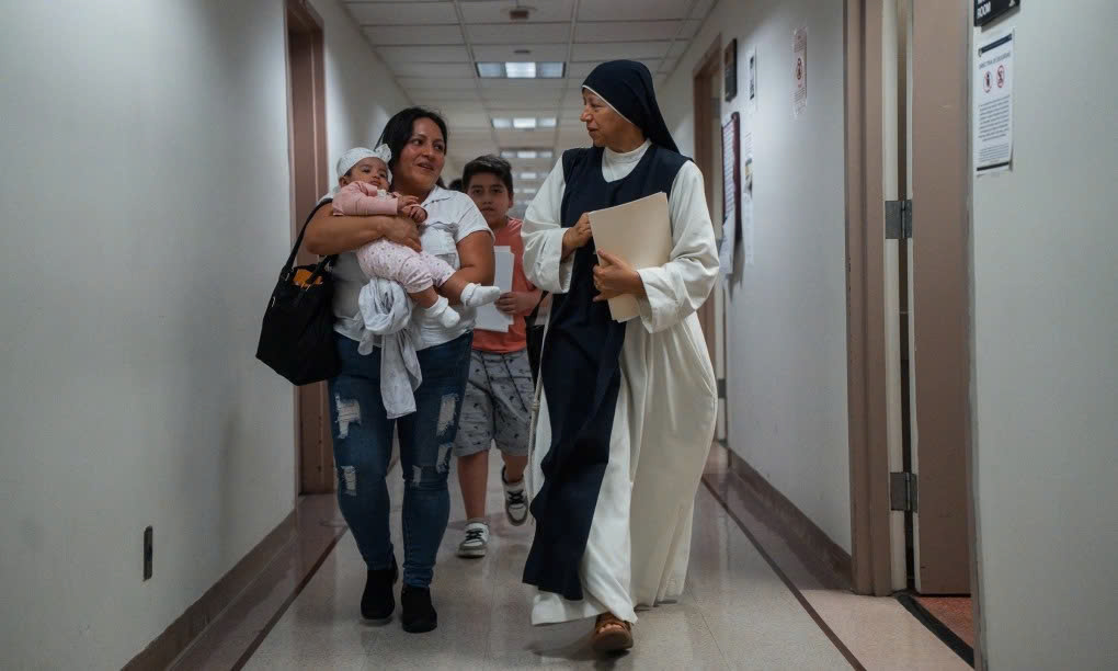  Mỹ sẽ đình chỉ xem xét cấp quy chế tị nạn trong thời gian dài 