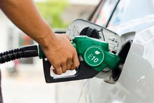 Xăng E10 bán đại trà trên toàn quốc từ hôm nay