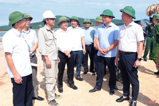 Chủ tịch UBND tỉnh Hà Tĩnh yêu cầu các địa phương, đơn vị triển khai nghiêm túc các phương án phòng, chống thiên tai 
