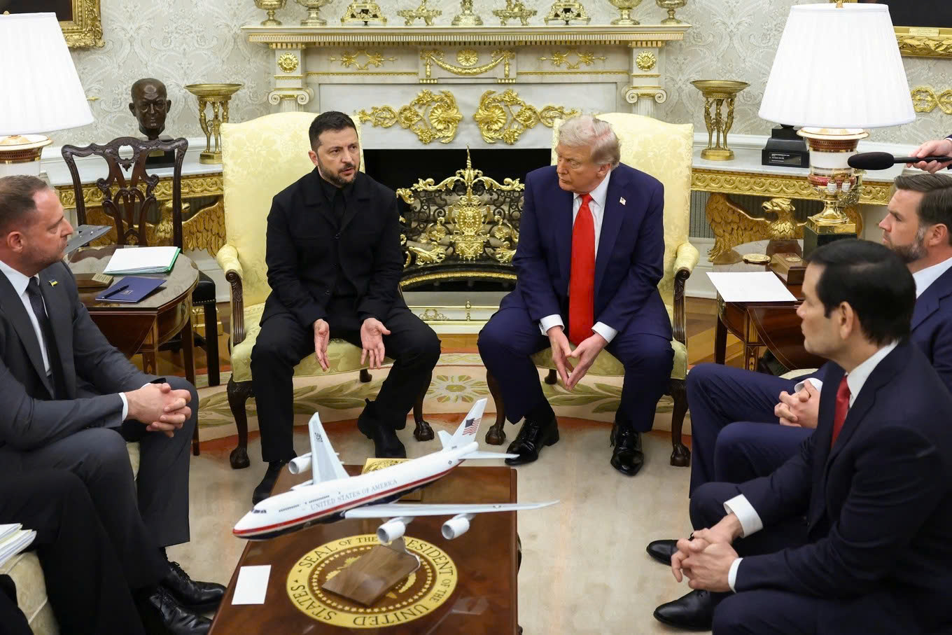  Lãnh đạo Mỹ, Ukraine, châu Âu đàm phán những gì tại Nhà Trắng?