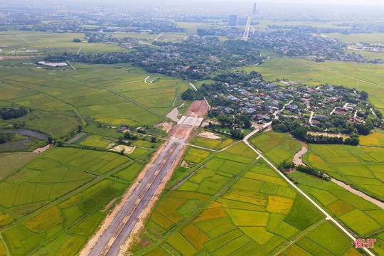 Tháo gỡ vướng mắc, đẩy nhanh tiến độ dự án đường Hàm Nghi kéo dài 