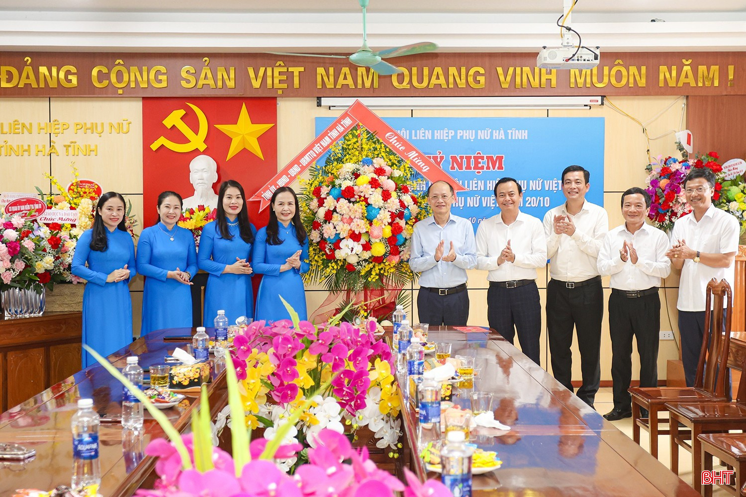 Thường trực Tỉnh ủy chúc mừng Hội LHPN tỉnh nhân Ngày Phụ nữ Việt Nam 
