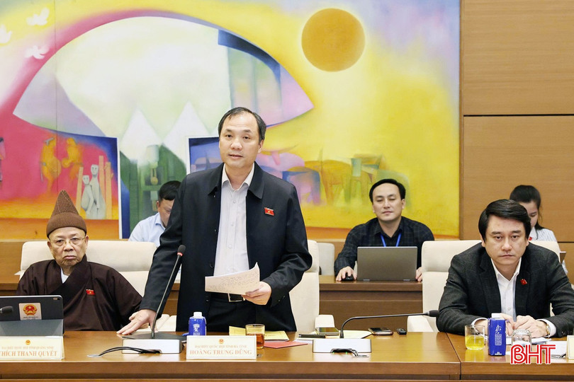 Đại biểu Quốc hội Hà Tĩnh tích cực góp ý dự thảo các văn kiện trình Đại hội XIV của Đảng